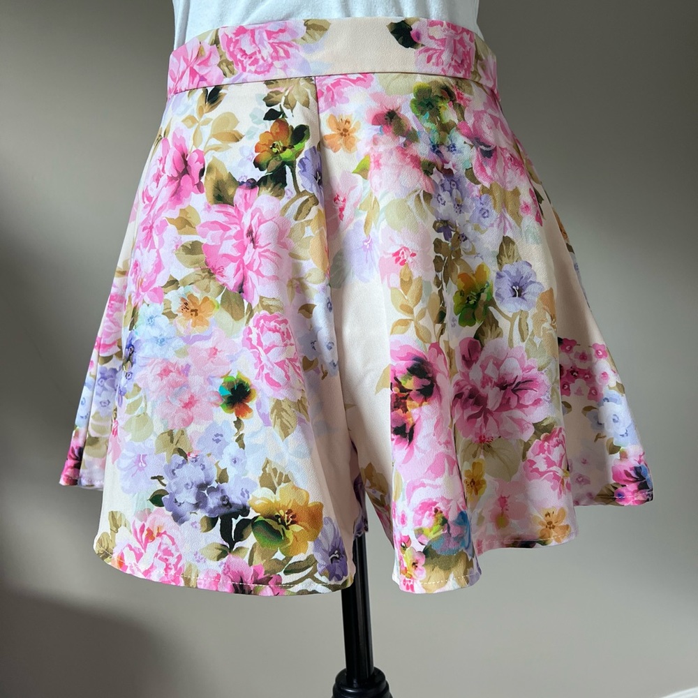 “Oh My Love” London - women’s Short Size Small - approx. 26 inches (high) waist.